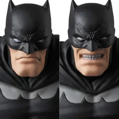 Mafex Batman Dark Knight Returns Action Figure #106<DC Clearance