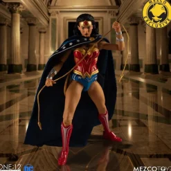 Mezco Exclusive Classic Wonder Woman One:12 Scale Action Figure<DC New